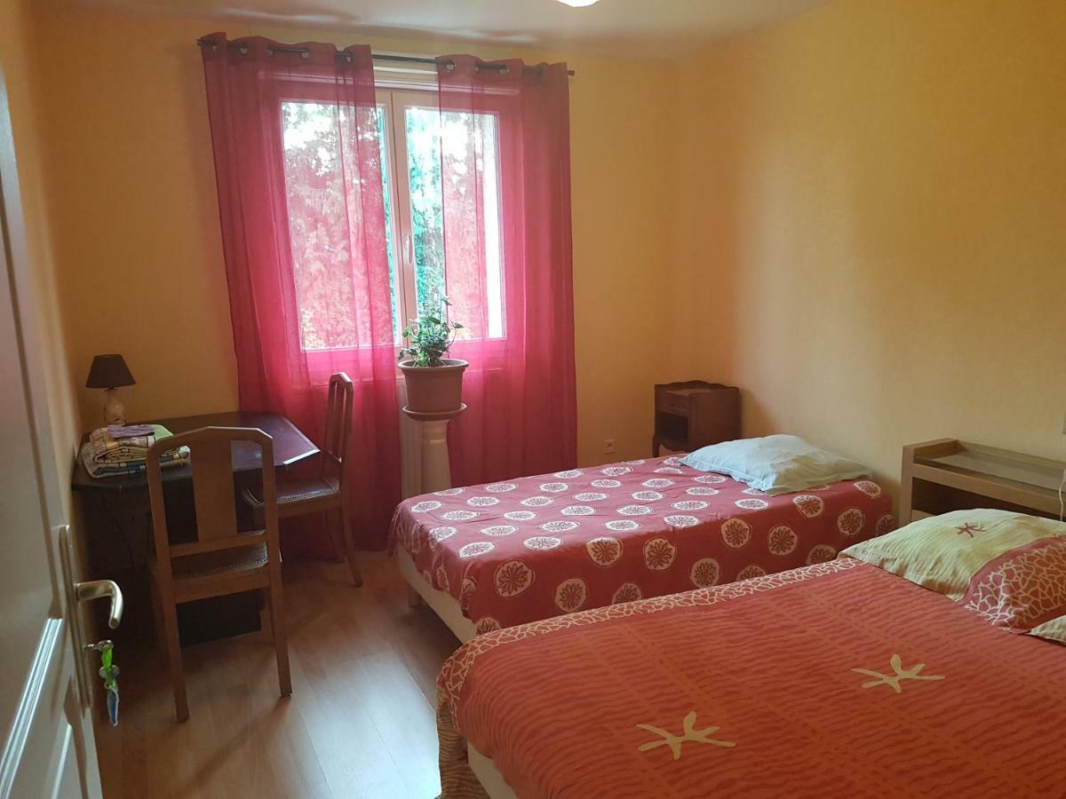 Lumineux Apartment แคลวูซ์-เลส์-ลาคส์ ภายนอก รูปภาพ